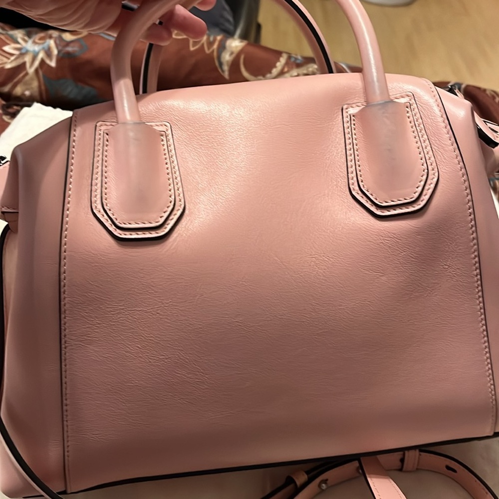 Authentic Givenchy Antigona - Picture 4 of 12